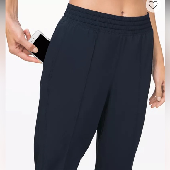 Lululemon Wanderer Cropped Jogger - Picture 10 of 10